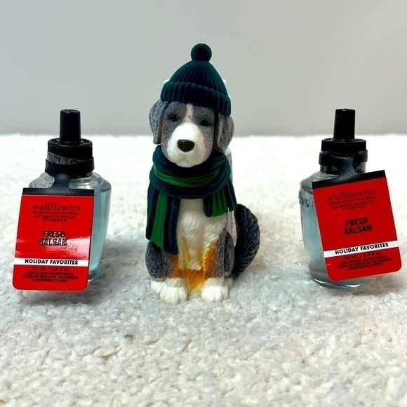 Bath & Body Works Holiday Dog Wallflower Diffuser w/Fresh Balsam Refills - Picture 1 of 7